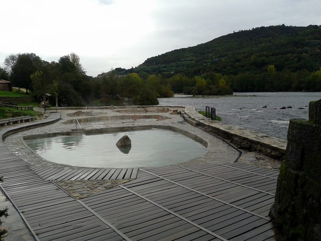 Termas de Ourense. Hacer un ruta de aguas termales ?