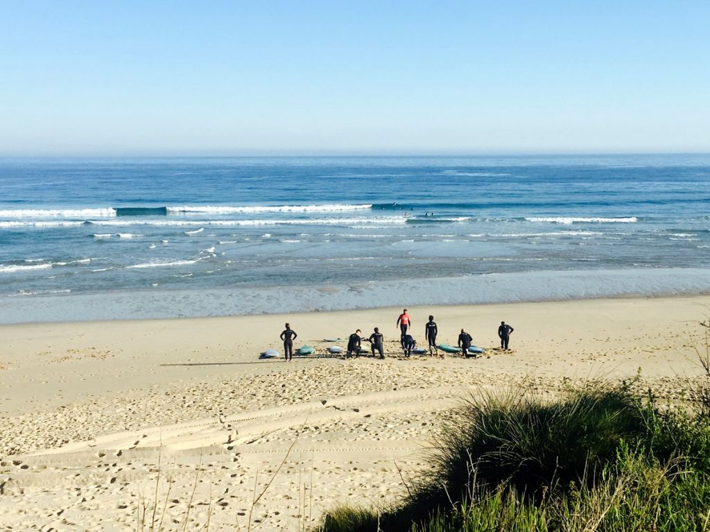 Campamento para hacer surf en Galicia - ComienzaViaje