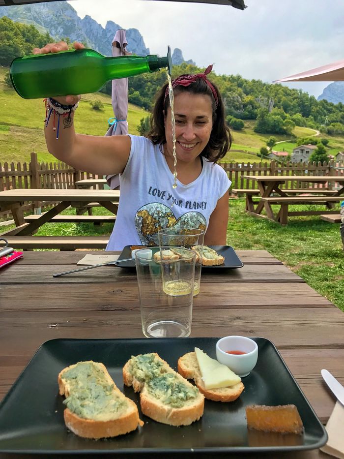 Dónde visitar una cueva del queso de Cabrales en Asturias ?